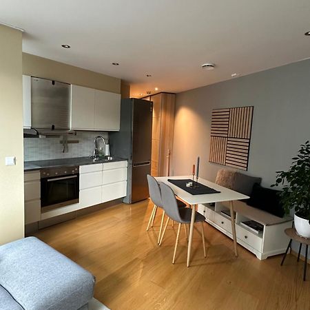 Urban And Quiet Apartment In City Centrum Tromso Bagian luar foto